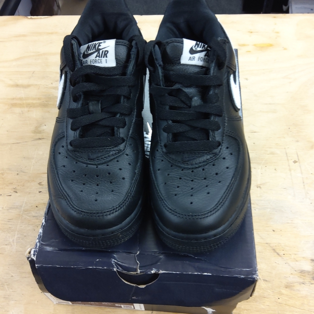 Nike Air Force One low retro qs